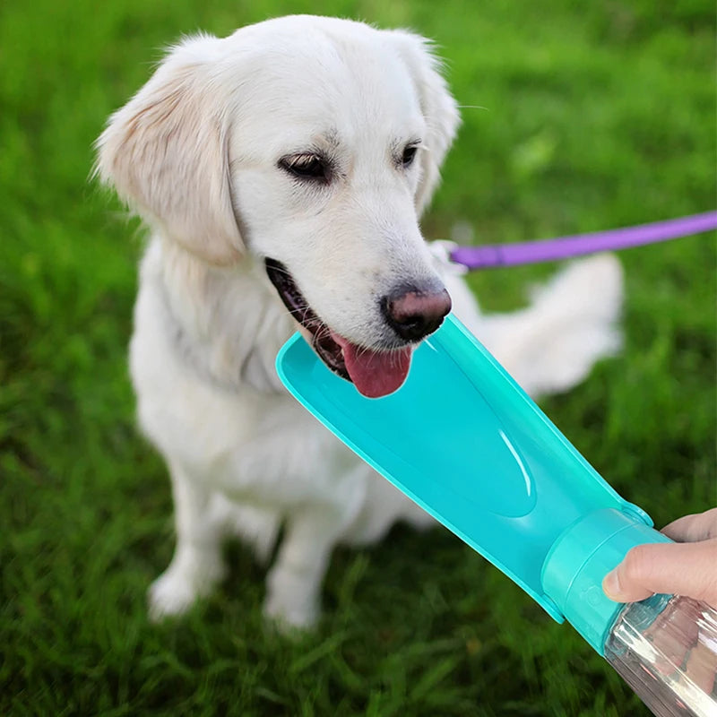 Portable Foldable Dog Water Bottle – 550ml Travel Pet Dispenser for Hiking, Walking, and Outdoor Use