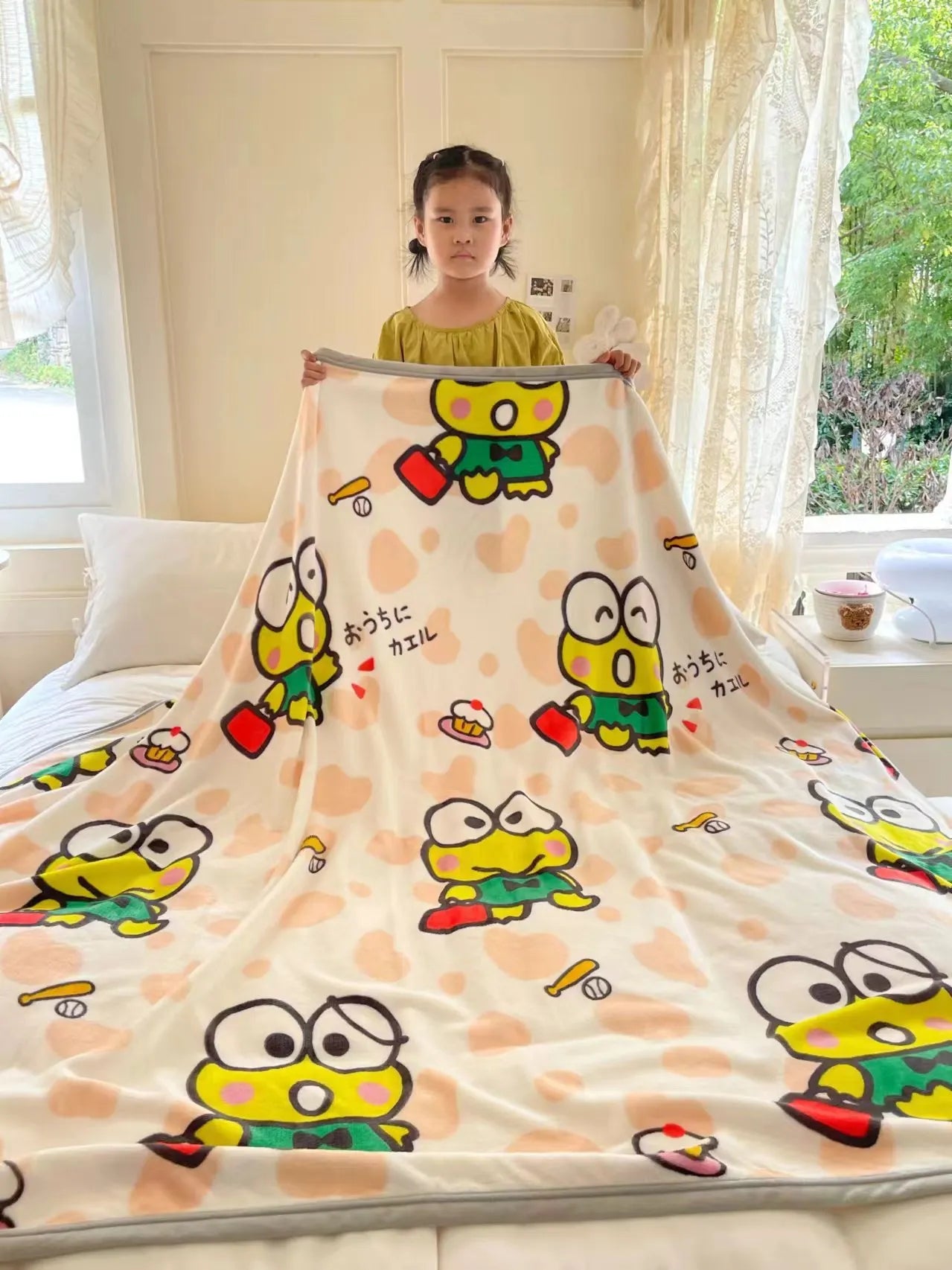 Sanrio Cartoon Milk Plush Blanket – Soft Thickened Throw with Pochacco & Kuromi | Office Nap & Gift Blanket for Kids