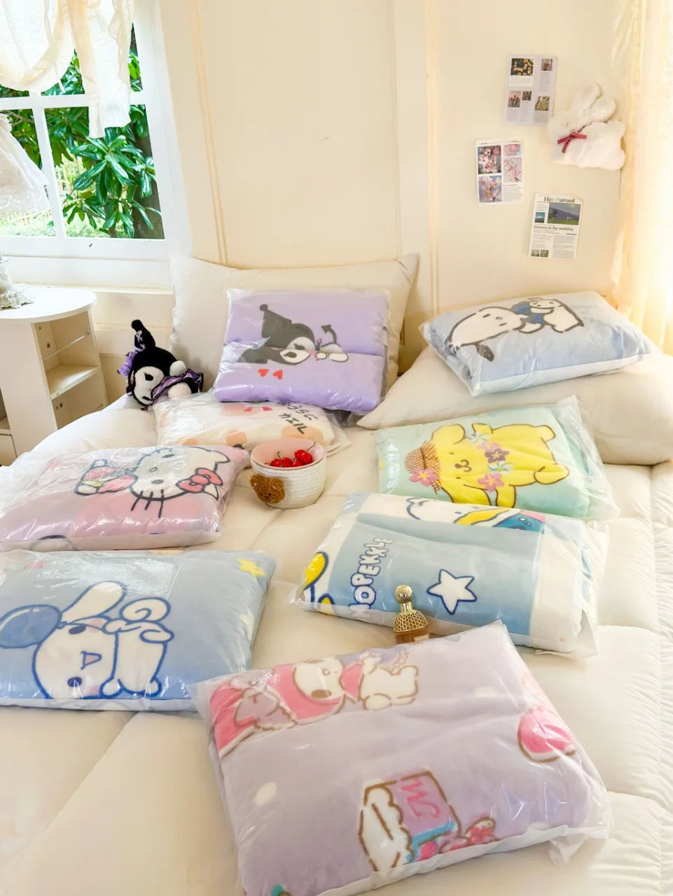 Sanrio Cartoon Milk Plush Blanket – Soft Thickened Throw with Pochacco & Kuromi | Office Nap & Gift Blanket for Kids