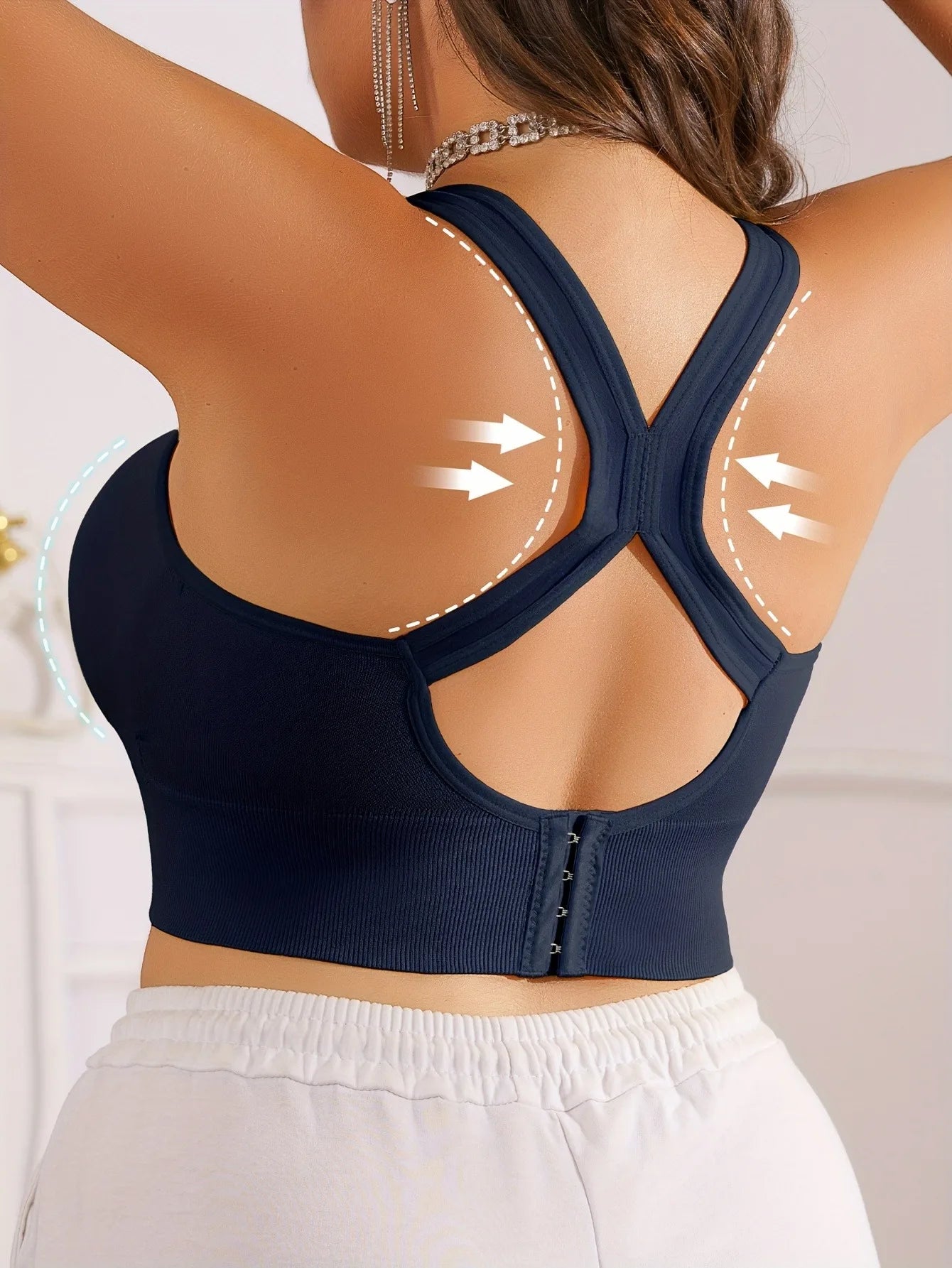 Plus Size Women's Sports Bra with Cross Straps And Padding