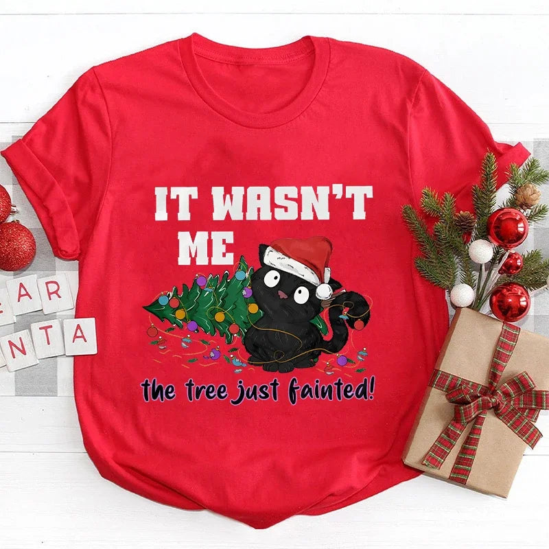 It Wasn't Me The Tree Just Fainted Women T-shirts