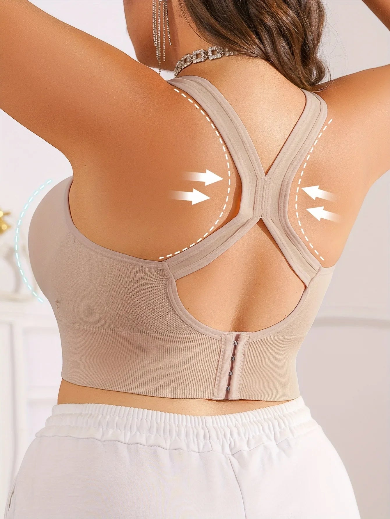 Plus Size Women's Sports Bra with Cross Straps And Padding